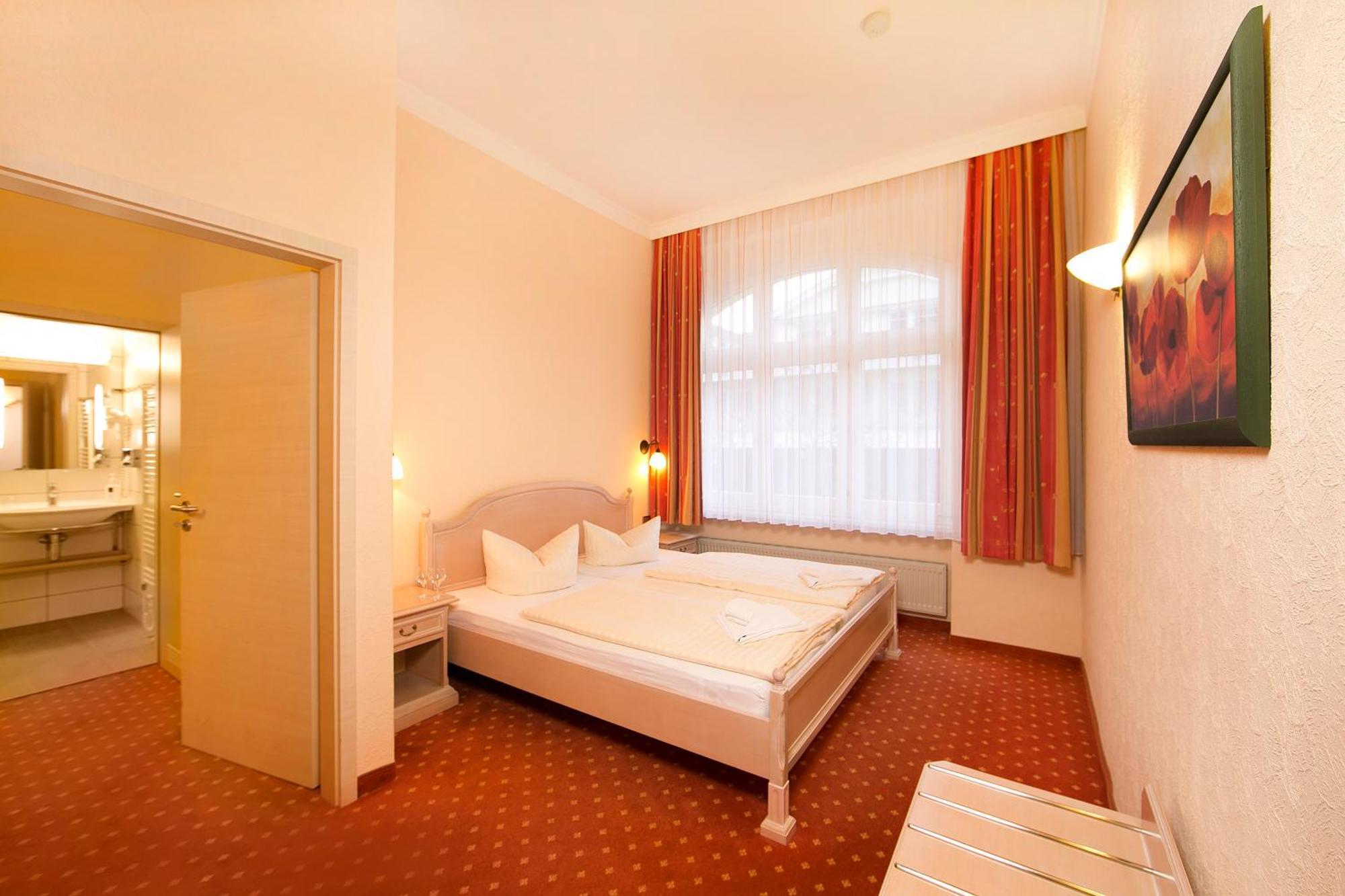 Hotel Duenenschloss Mit Private Spa Zinnowitz Extérieur photo