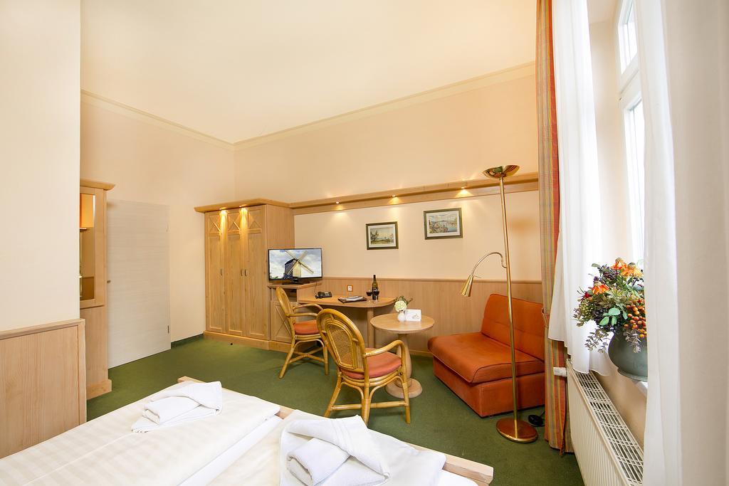 Hotel Duenenschloss Mit Private Spa Zinnowitz Extérieur photo