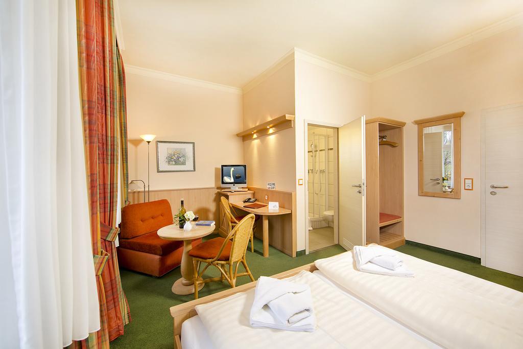 Hotel Duenenschloss Mit Private Spa Zinnowitz Extérieur photo