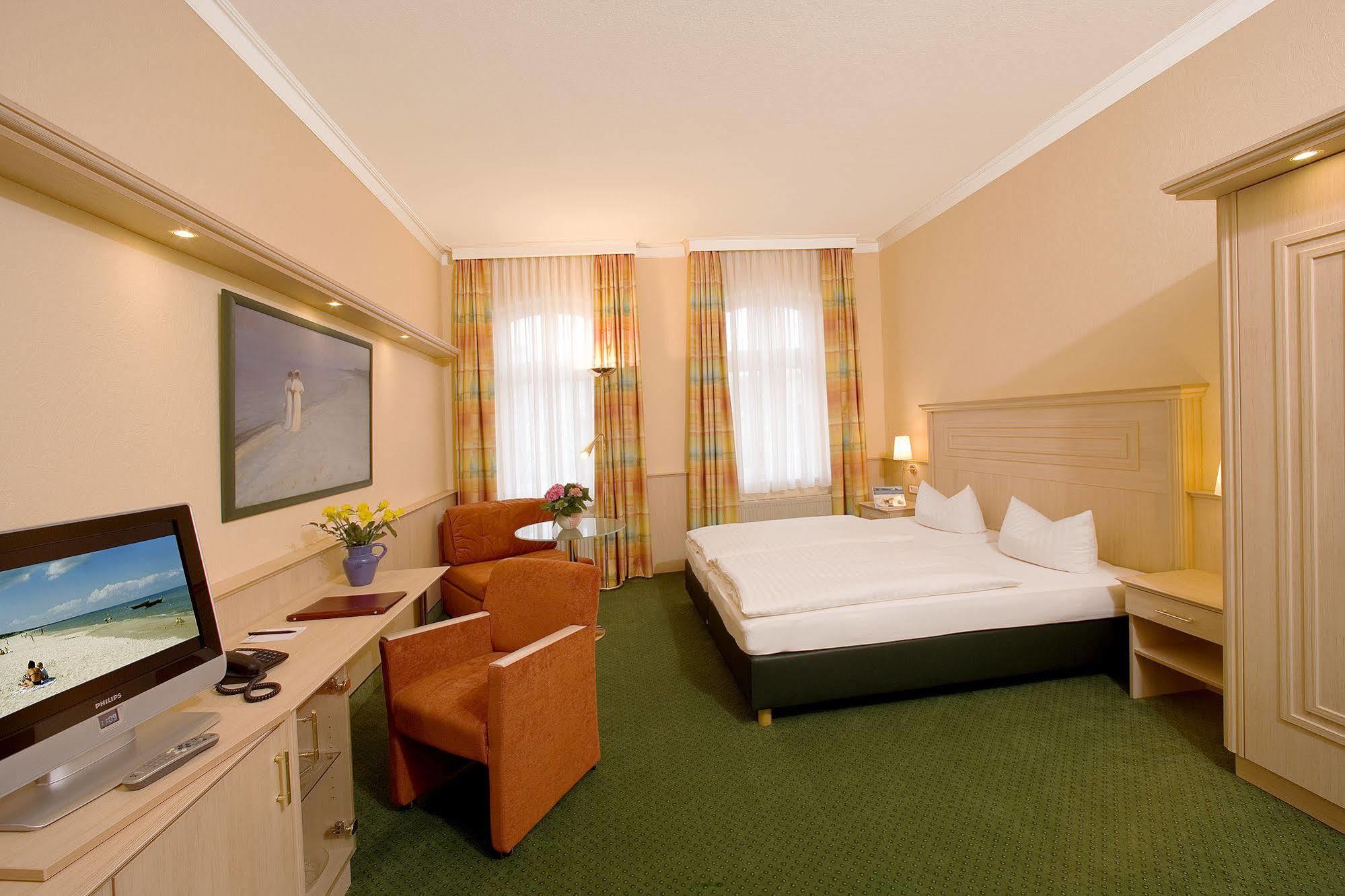 Hotel Duenenschloss Mit Private Spa Zinnowitz Extérieur photo